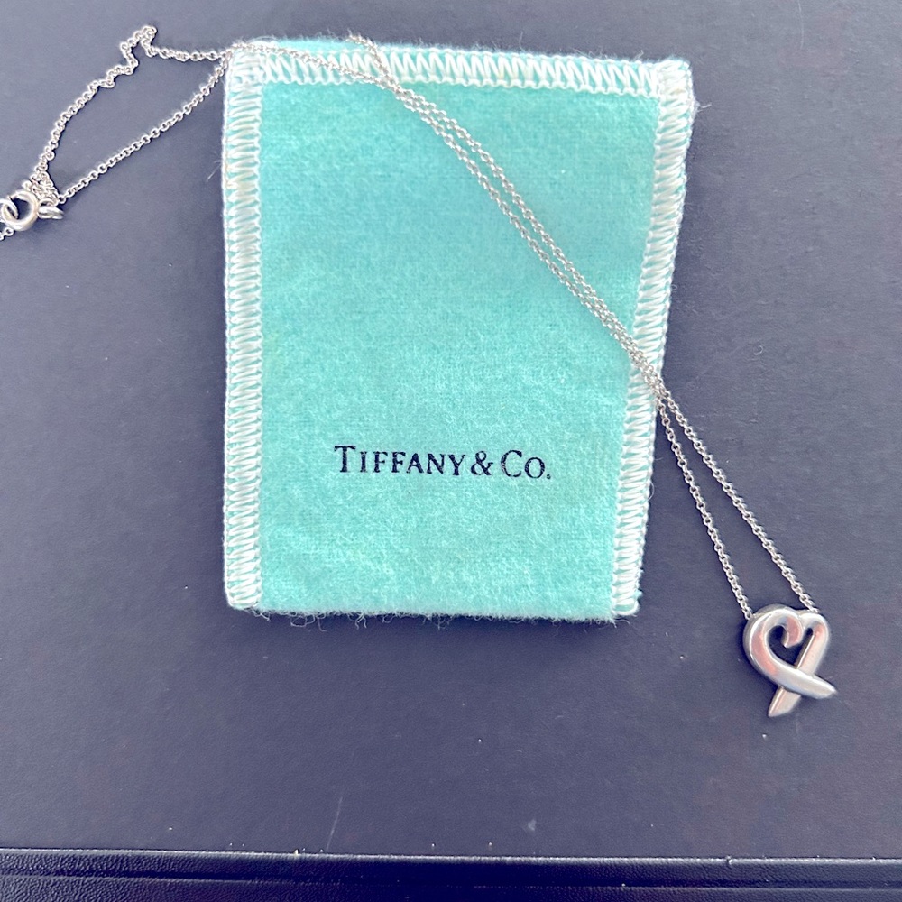 Authentic vintage Tiffany & Co Paloma Picasso Sterling Silver Pendant Necklace